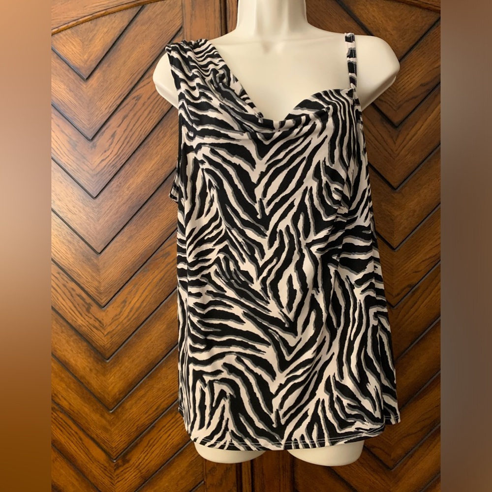Torrid black animal print top size 10 M/L